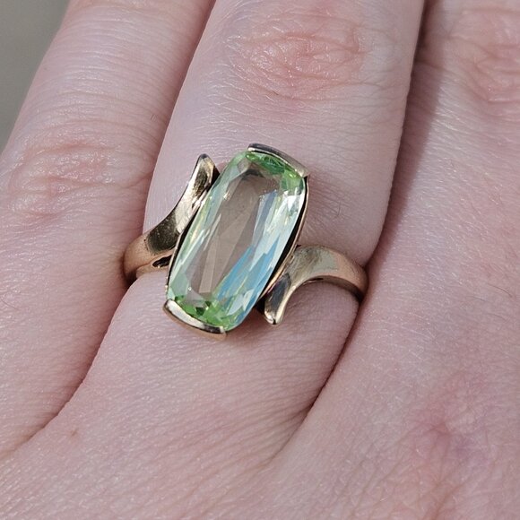 10K Yellow Gold Elongated Cushion Cut Uranium Glass Cocktail Ring Size 6.25 - Picture 3 of 16